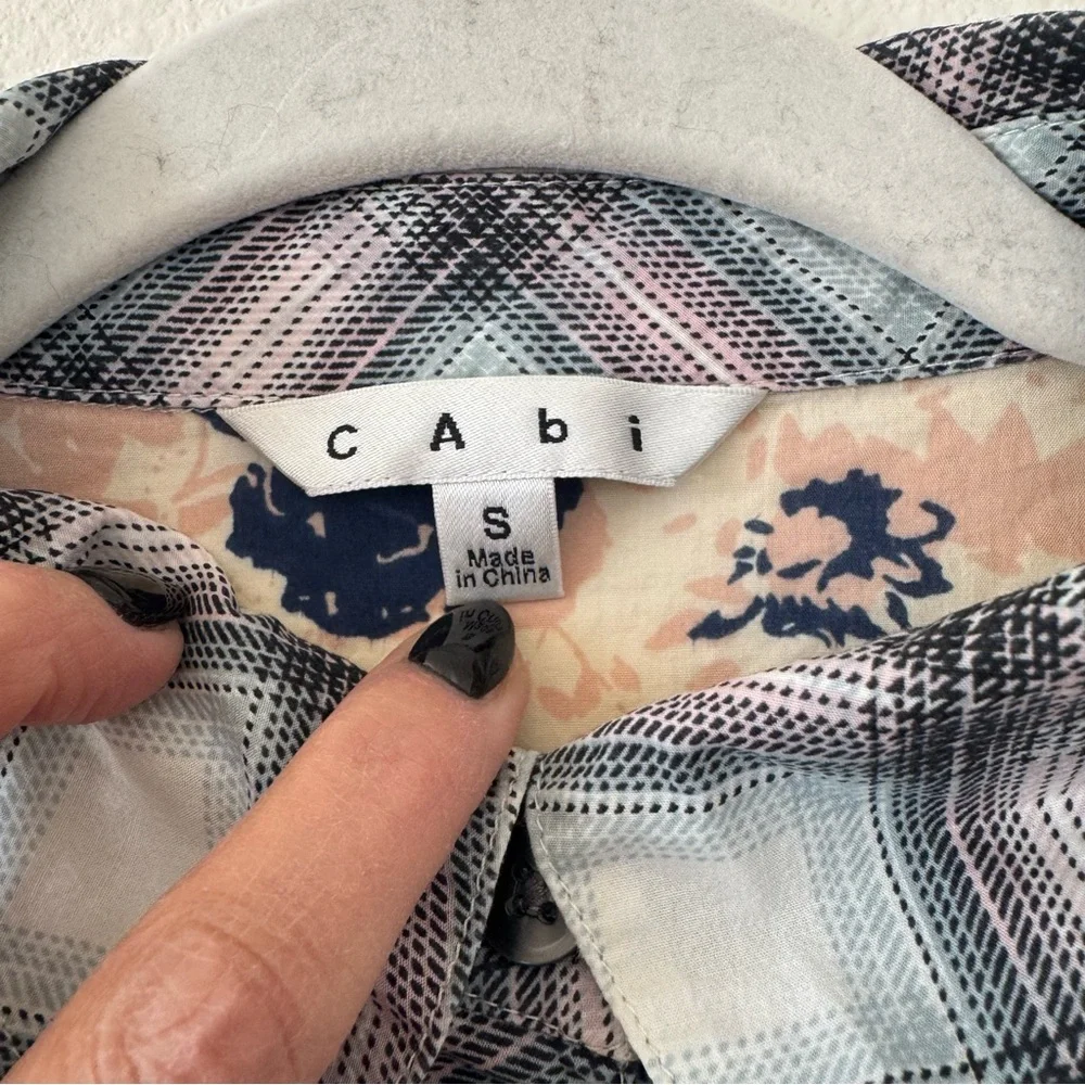 2 FOR $20 Cabi Plaid Floral Back Button Front Long Sleeve Shirt Blouse Top S - Picture 5 of 8